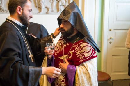 Şam piskoposu Armash Nalbandian